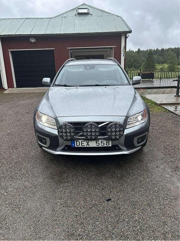 Silver Begagnad 2012 Volvo XC70 Ocean Race Kombi | 105 000 kr (Marknadspris) - Bild 1/4