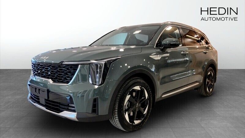Grön (green) Ny 2025 Kia Sorento Advance SUV | 659 900 kr (Lite dyr) - Bild 1/4