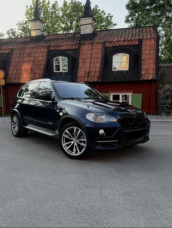 Blå Begagnad 2009 BMW X5 Comfort Edition SUV | 100 000 kr (Lite dyr) - Bild 1/4