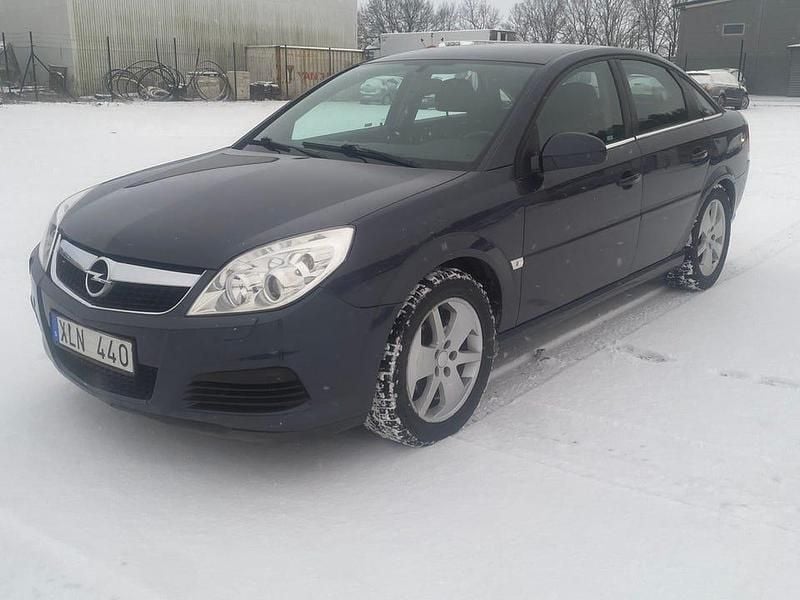 Begagnad 2006 Opel Vectra GTS Halvkombi | 29 000 kr - Bild 1/4