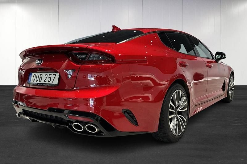 Begagnad Kia Stinger GT-Line 200 HK (147 kW) 2018 Röd Halvkombi