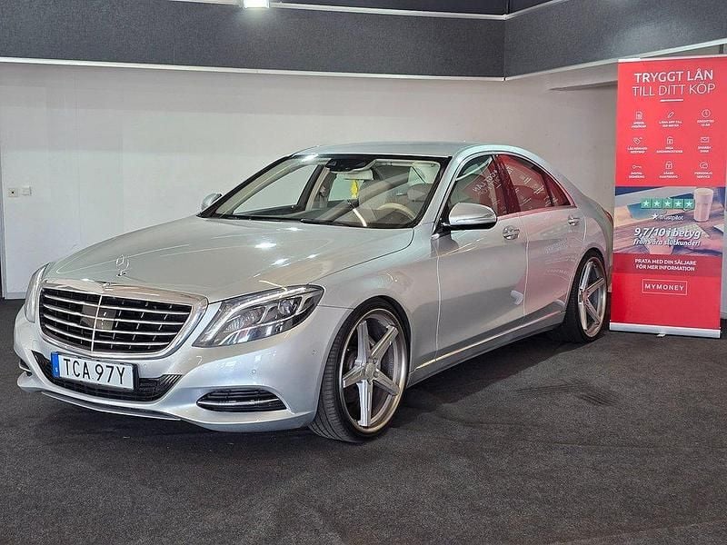 Ljusgrå Begagnad 2014 Mercedes S350 Sedan | 299 900 kr (Lite dyr) - Bild 1/4