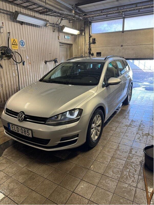 Silver Begagnad 2015 VW Golf VII Kombi | 59 500 kr (Bra pris) - Bild 1/4