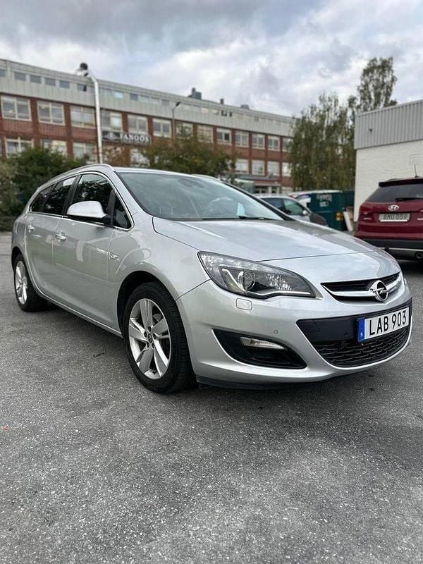 Grå Begagnad 2016 Opel Astra drive Kombi | 62 500 kr (Superpris) - Bild 1/4
