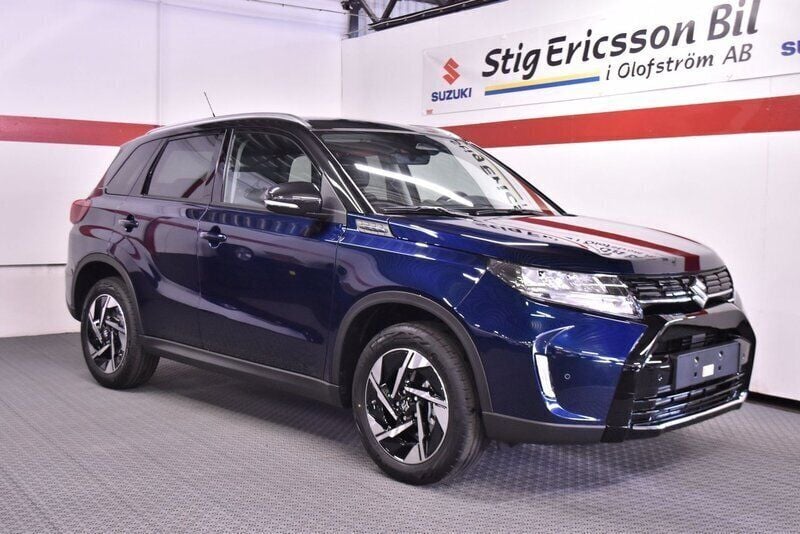 Blå Ny 2024 Suzuki Vitara SUV | 324 900 kr (Marknadspris) - Bild 1/4