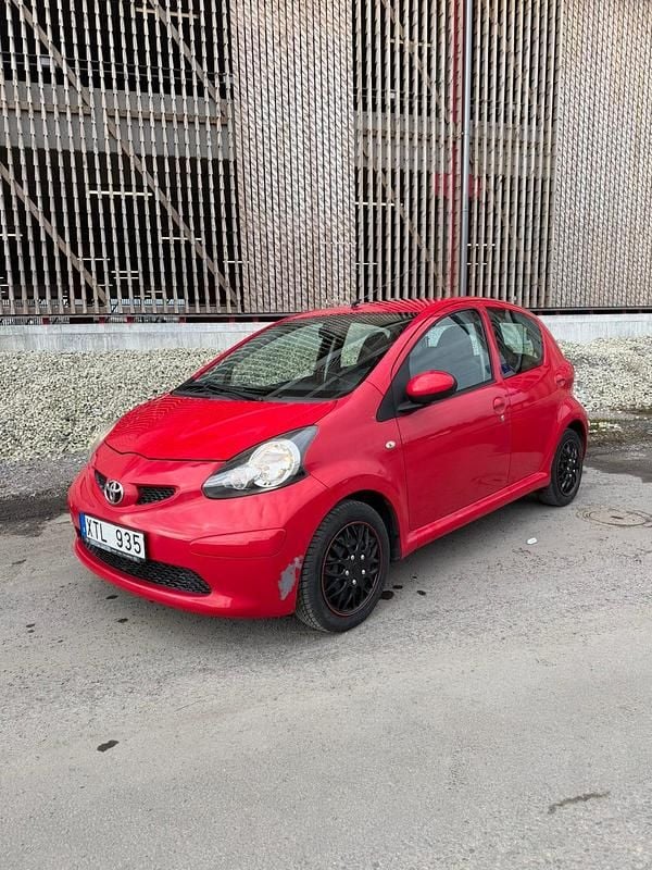 Begagnad Toyota Aygo 68 HK (50 kW) 2006 Halvkombi