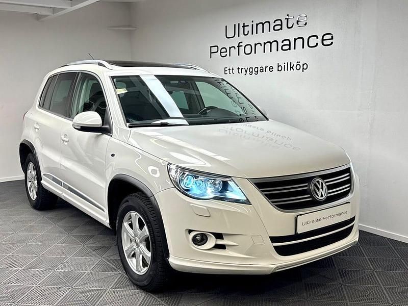 Begagnad VW Tiguan R-line 200 HK (147 kW) 2010 Vit SUV
