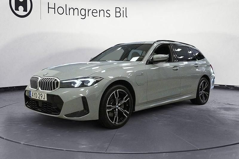 Begagnad BMW 330e M Sport 184 HK (135 kW) 2025 Grå Kombi