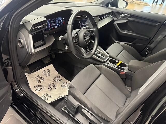 Begagnad Audi A3 Proline 150 HK (110 kW) 2023 Brilliantsvart Sedan
