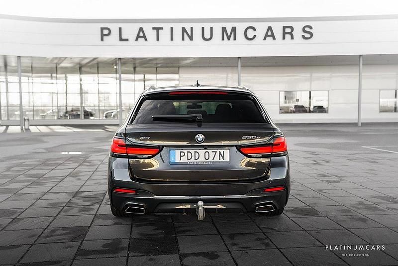 Begagnad BMW 530e M Sport 292 HK (214 kW) 2023 Grå Kombi