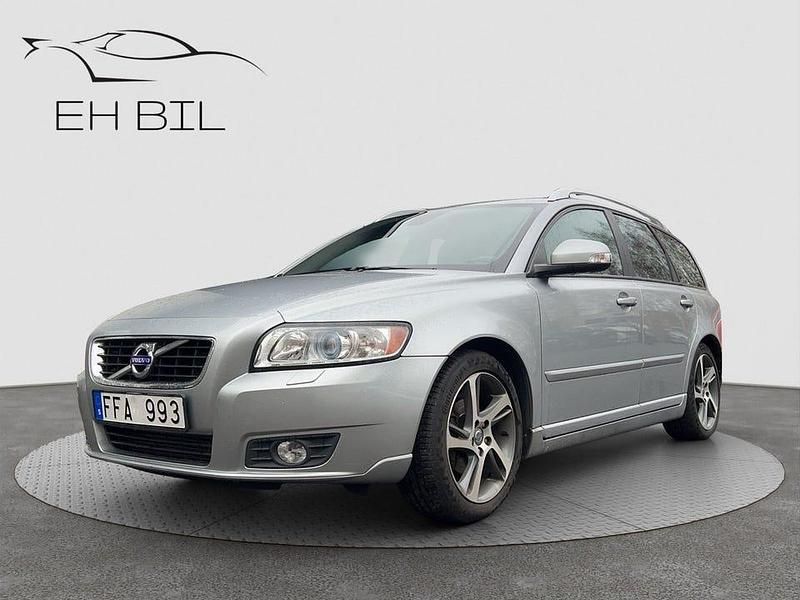 Begagnad Volvo V50 Momentum 116 HK (85 kW) 2012 Silver Kombi
