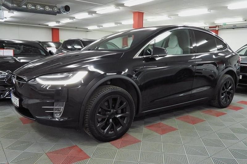 Begagnad Tesla Model X 386 kW (525 HK) 2017 Svart SUV
