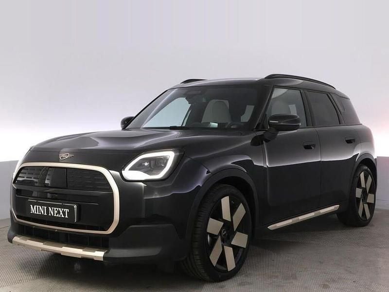 Begagnad Mini Countryman 152 kW (207 HK) 2024 Svart SUV