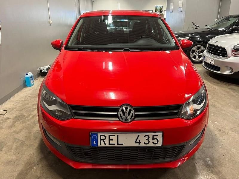 Begagnad VW Polo 86 HK (63 kW) 2011 Röd Halvkombi