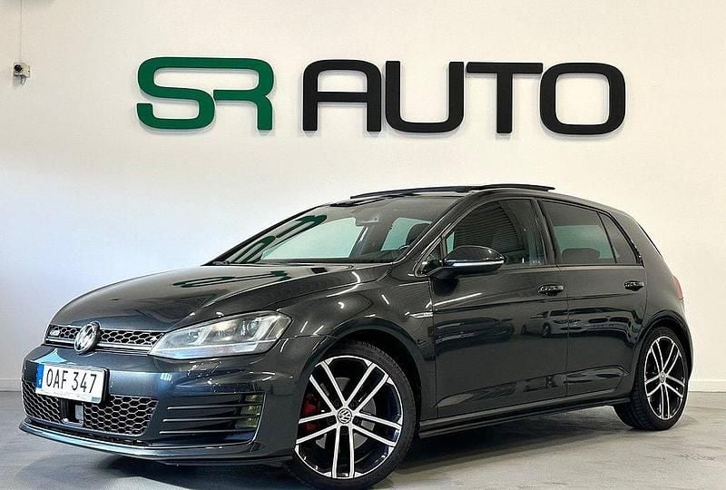 Mörkgrå (grå) Begagnad 2013 VW Golf VII GTD Halvkombi | 159 900 kr (Dyr) - Bild 1/4