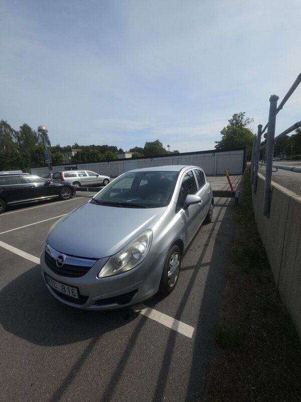 Grå Begagnad 2009 Opel Corsa Halvkombi | 30 000 kr (Bra pris) - Bild 1/4