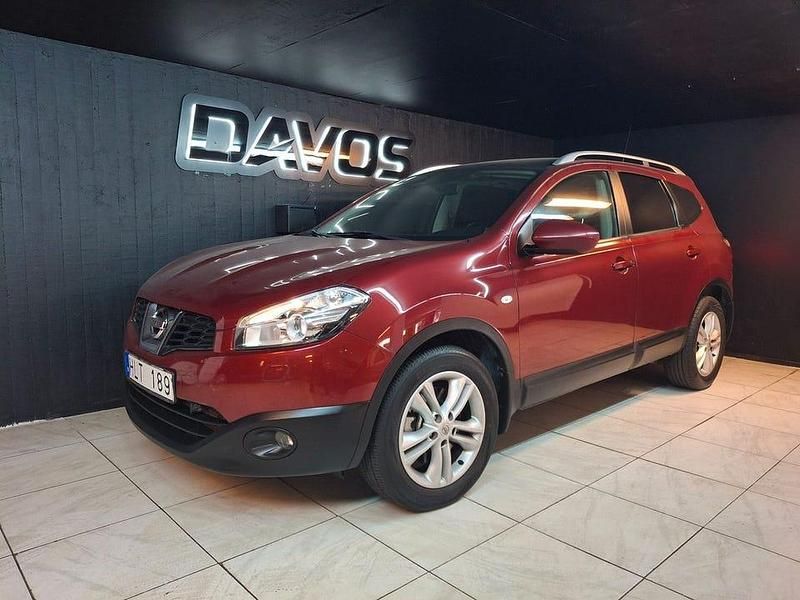 Begagnad Nissan Qashqai +2 150 HK (110 kW) 2011 Röd SUV