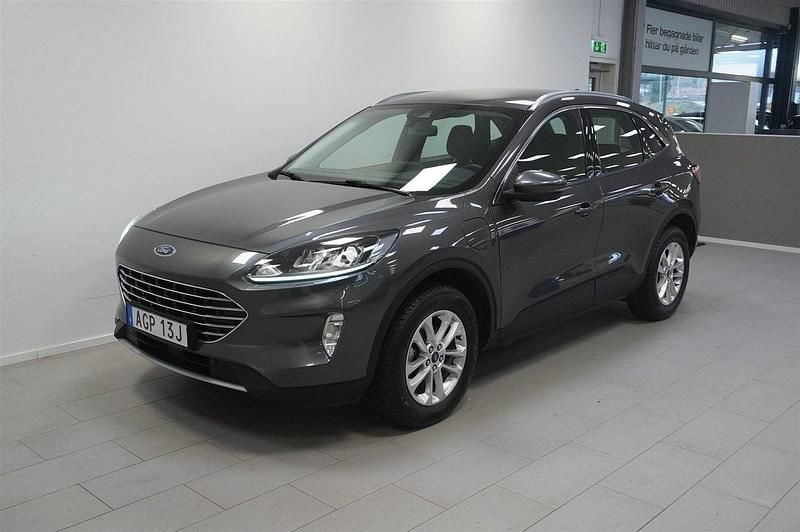 Grå Begagnad 2021 Ford Kuga Titanium SUV | 229 800 kr (Marknadspris) - Bild 1/4
