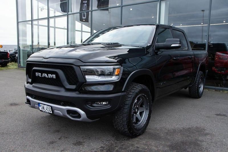 Svart Begagnad 2019 Dodge Ram Pickup | 575 000 kr (Bra pris) - Bild 1/4
