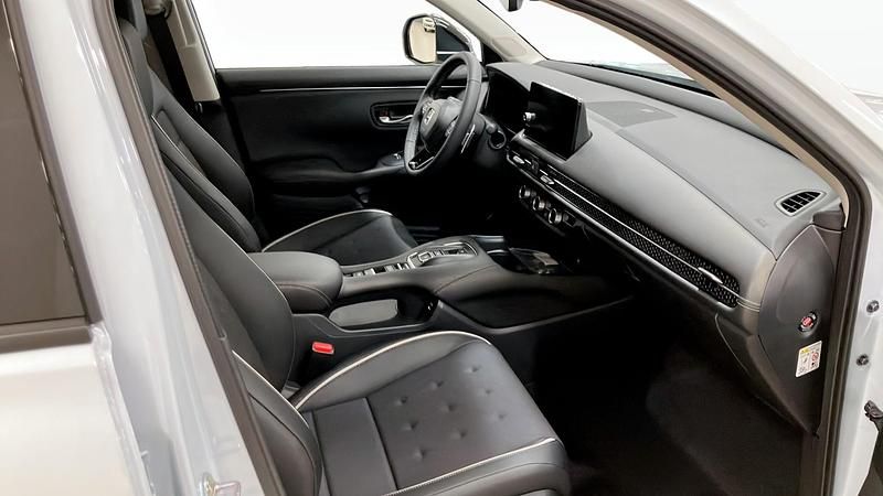 Begagnad Honda ZR-V Sport 143 HK (105 kW) 2024 Silver SUV