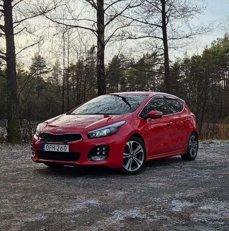 Begagnad 2016 Kia Ceed GT-Line Halvkombi | 115 000 kr (Marknadspris) - Bild 1/4