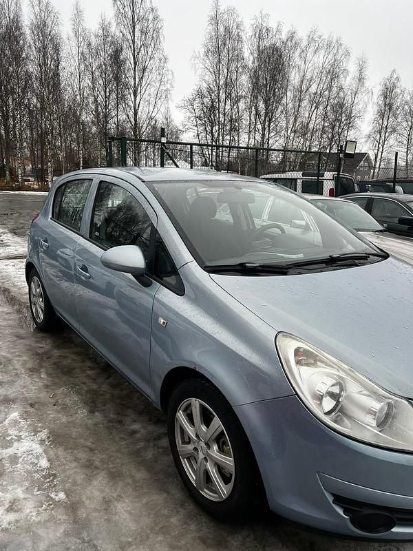 Begagnad Opel Corsa 75 HK (55 kW) 2008 Halvkombi