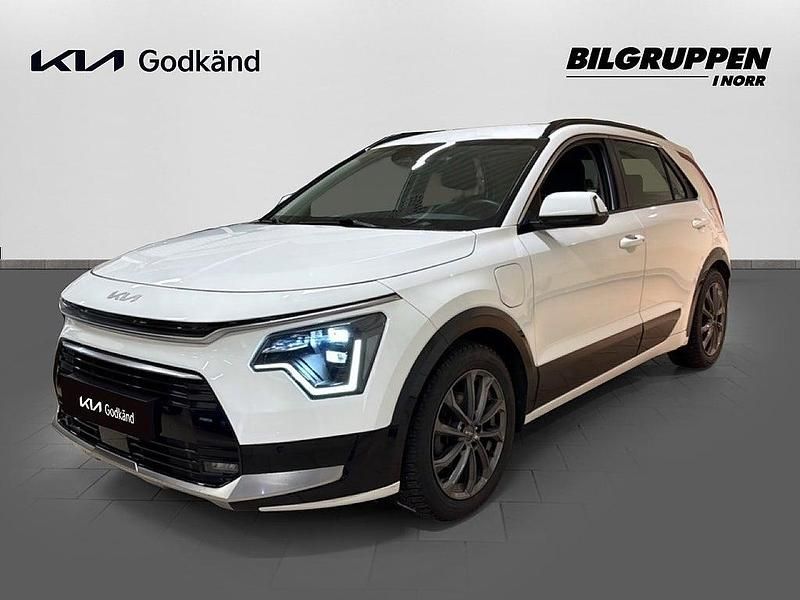 Vit Begagnad 2022 Kia Niro Advance SUV | 299 900 kr (Lite dyr) - Bild 1/4