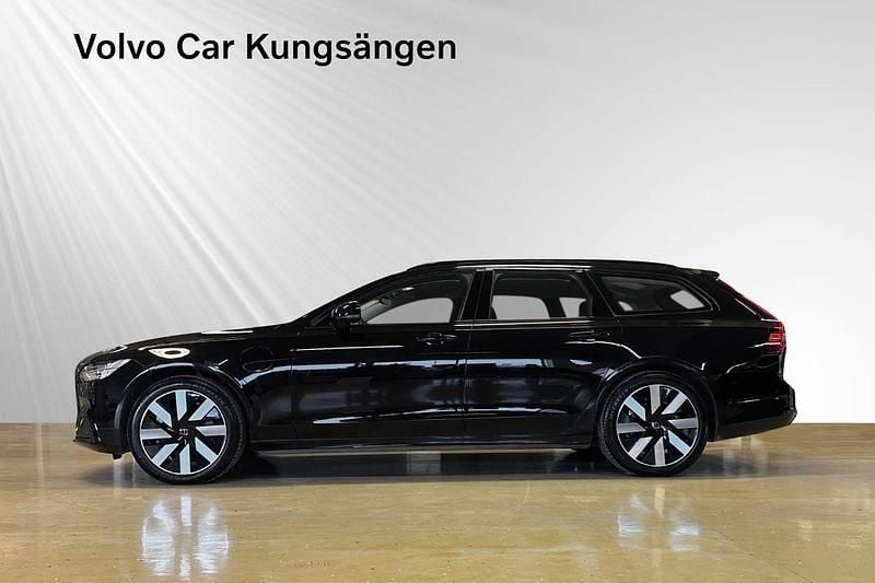 Begagnad Volvo V90 350 HK (257 kW) 2025 Svart Kombi