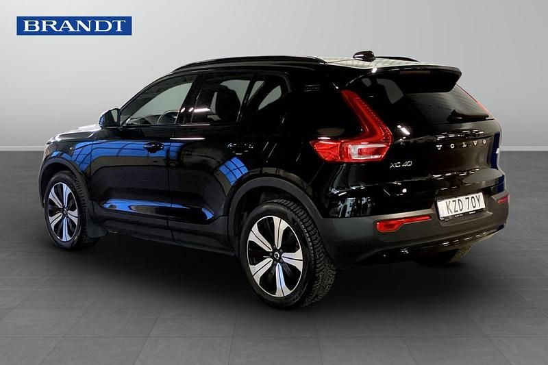 Begagnad Volvo XC40 Single Motor 175 kW (238 HK) 2023 Svart SUV