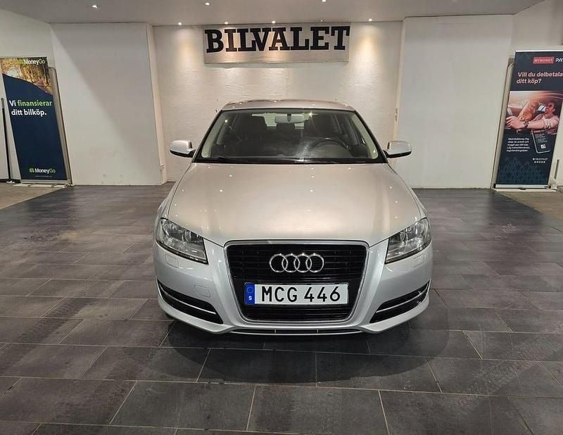 Begagnad Audi A3 Attraction 105 HK (77 kW) 2012 Silver Halvkombi