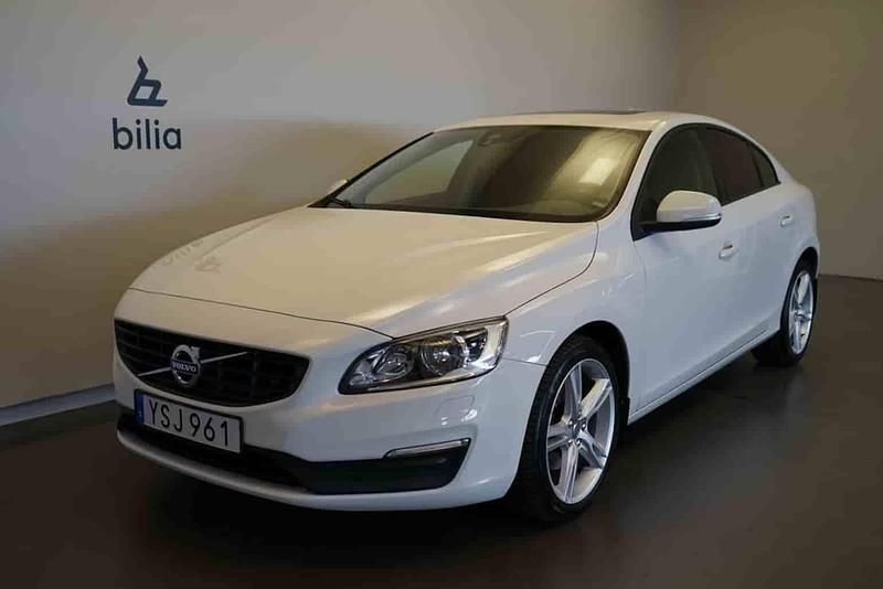 Vit Begagnad 2018 Volvo S60 Sedan | 169 500 kr - Bild 1/1