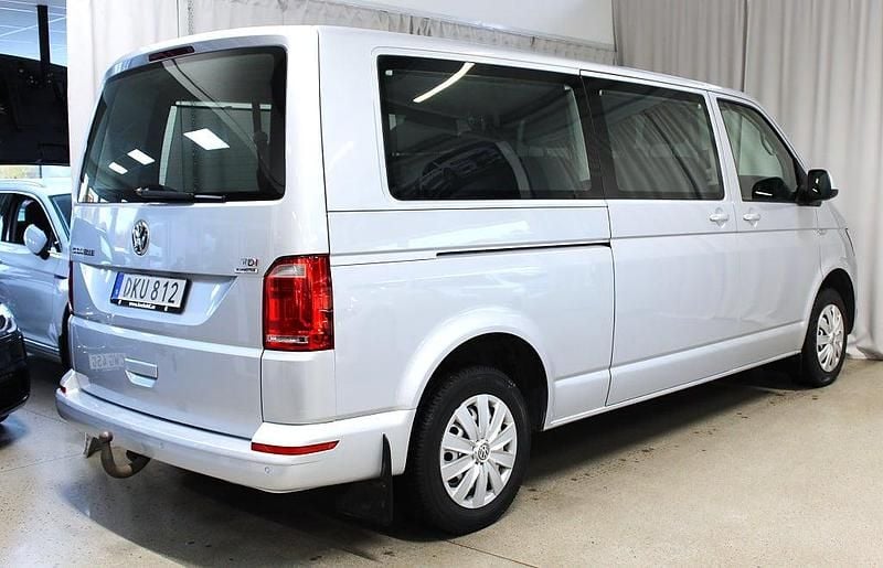 Begagnad VW Caravelle 150 HK (110 kW) 2016 Silver Minibuss