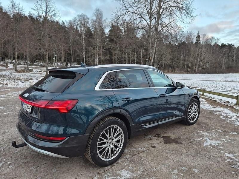 Galaxy blue Begagnad 2021 Audi e-tron Proline SUV | 309 900 kr (Superpris) - Bild 1/4