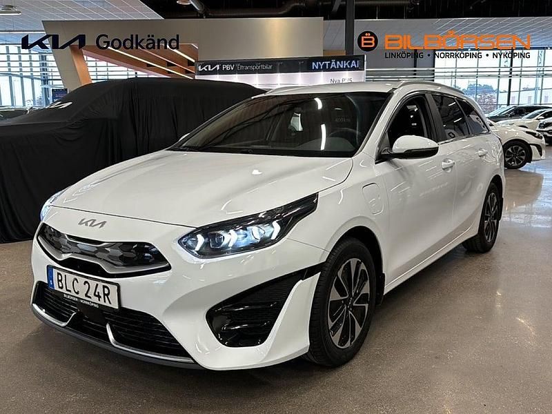 Vit Begagnad 2022 Kia Ceed Sportswagon Advance Kombi | 259 900 kr (Marknadspris) - Bild 1/4