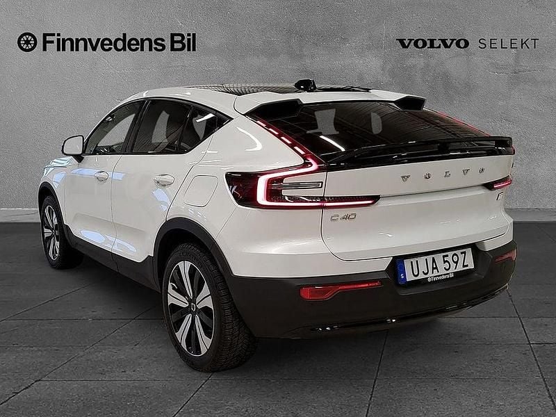 Vit Begagnad 2023 Volvo EC40 Single Motor Extended Range SUV | 399 000 kr (Marknadspris) - Bild 1/1