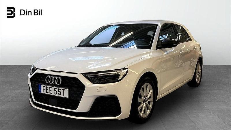 Vit (cortinavit) Begagnad 2022 Audi A1 Sportback Proline Halvkombi | 229 000 kr (Marknadspris) - Bild 1/4