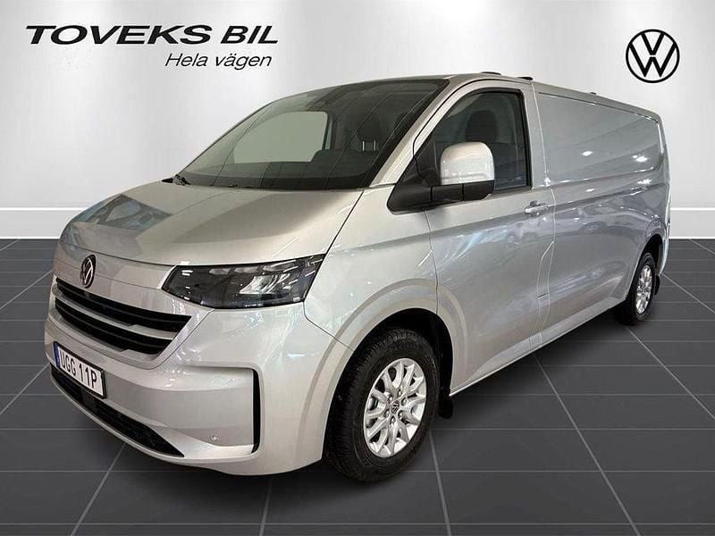 Ljusgrå (light grey metallic) Ny 2025 VW T6.1 Van | 611 125 kr (Marknadspris) - Bild 1/4