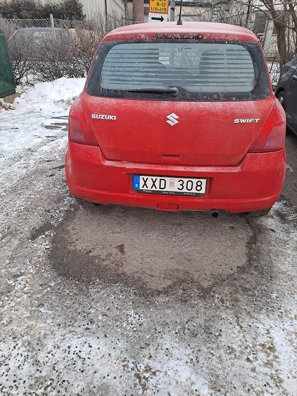 Begagnad 2006 Suzuki Swift Halvkombi | 30 000 kr (Bra pris) - Bild 1/2