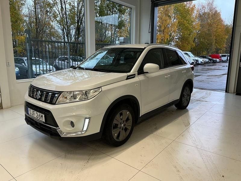 Vit Begagnad 2019 Suzuki Vitara SUV | 198 900 kr - Bild 1/4