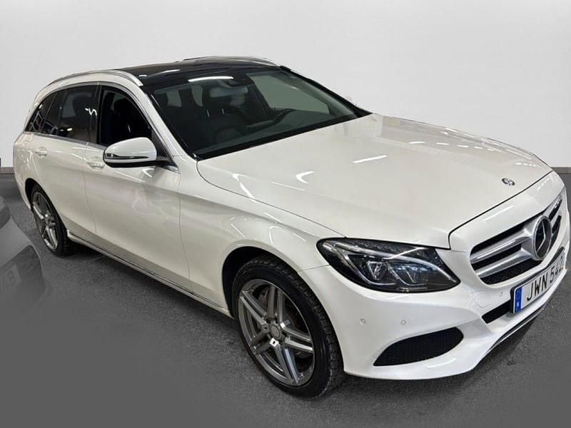 Begagnad Mercedes C400 333 HK (244 kW) 2015 Vit Kombi