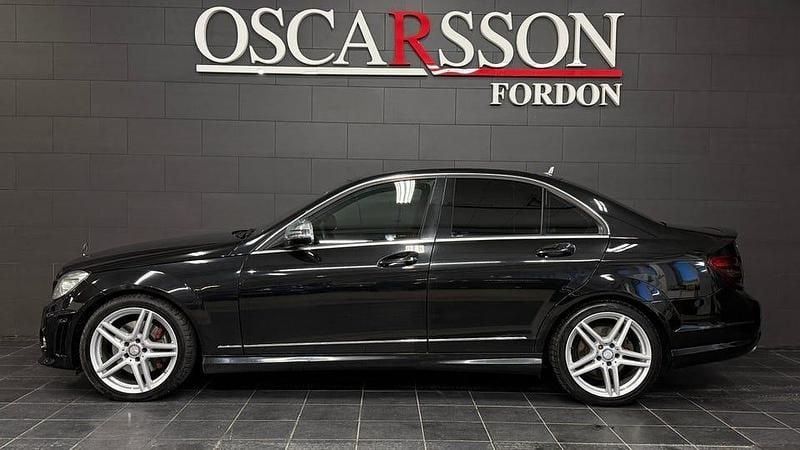 Begagnad Mercedes C320 AMG 227 HK (166 kW) 2008 Svart