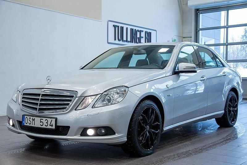 Begagnad Mercedes E250 Classic 204 HK (150 kW) 2009 Silver Sedan