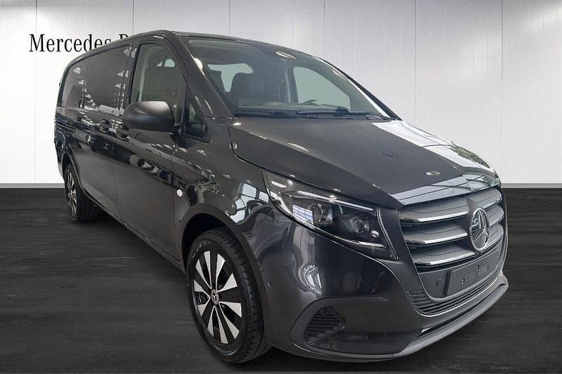 Mörkgrå (grey) Ny 2025 Mercedes Vito Minibuss | 716 874 kr (Marknadspris) - Bild 1/4