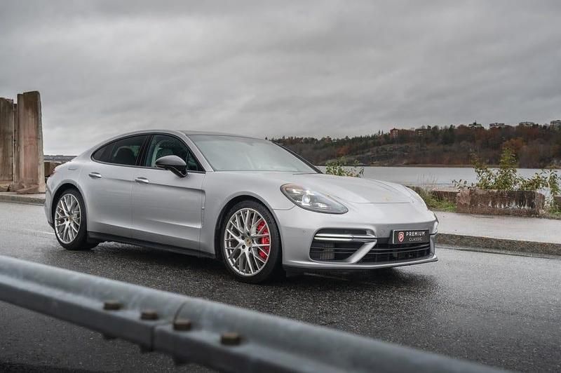 Begagnad Porsche Panamera Turbo Sport 549 HK (403 kW) 2017 Silver Sedan