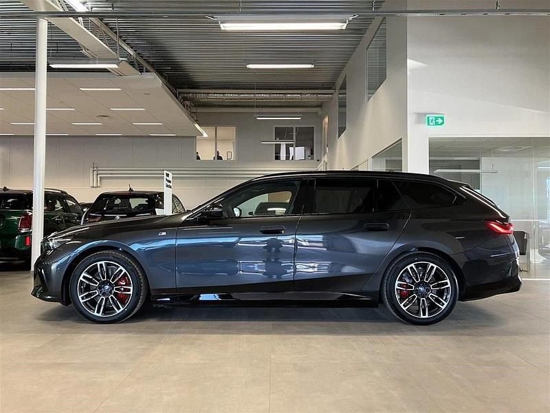 Begagnad BMW i5 Efficient Dynamics 442 kW (601 HK) 2024 Grå/silver Sedan