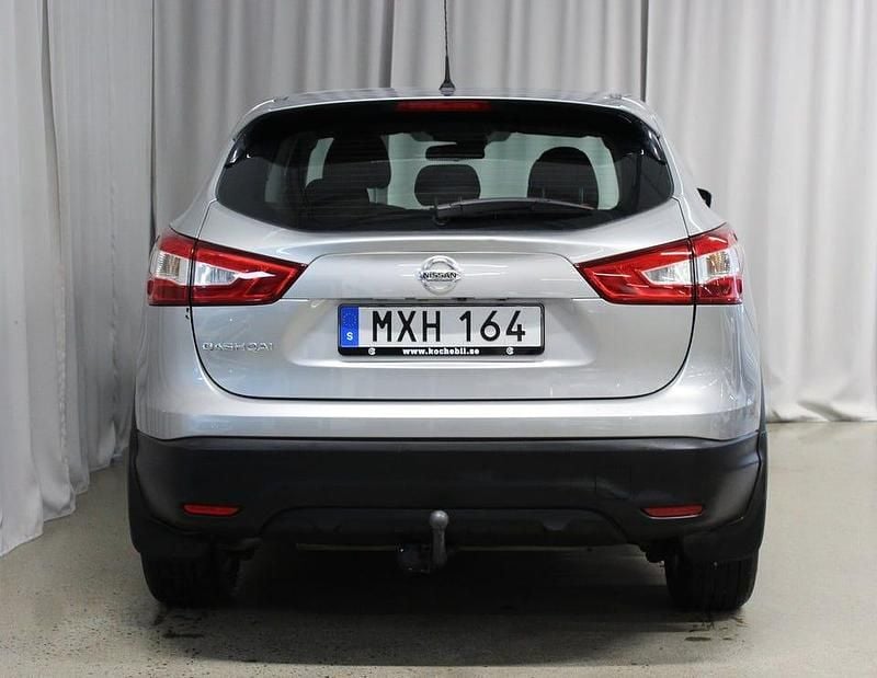 Begagnad Nissan Qashqai S 131 HK (96 kW) 2015 Silver SUV