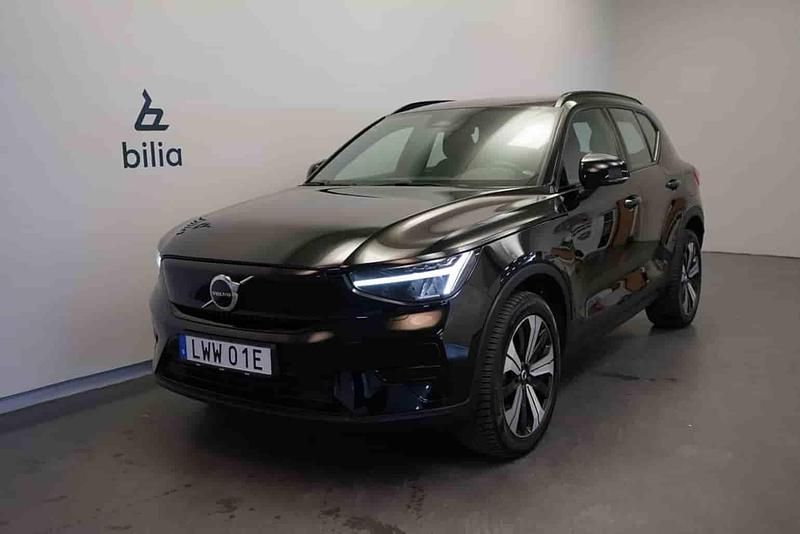 Svart Begagnad 2023 Volvo XC40 Single Motor SUV | 309 500 kr - Bild 1/1