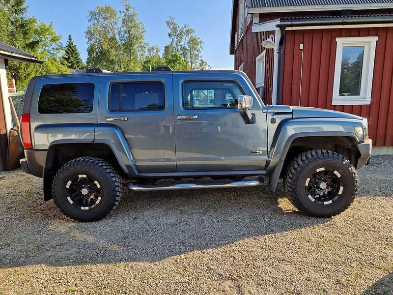 Grå Begagnad 2007 Hummer H3 SUV | 115 000 kr - Bild 1/4