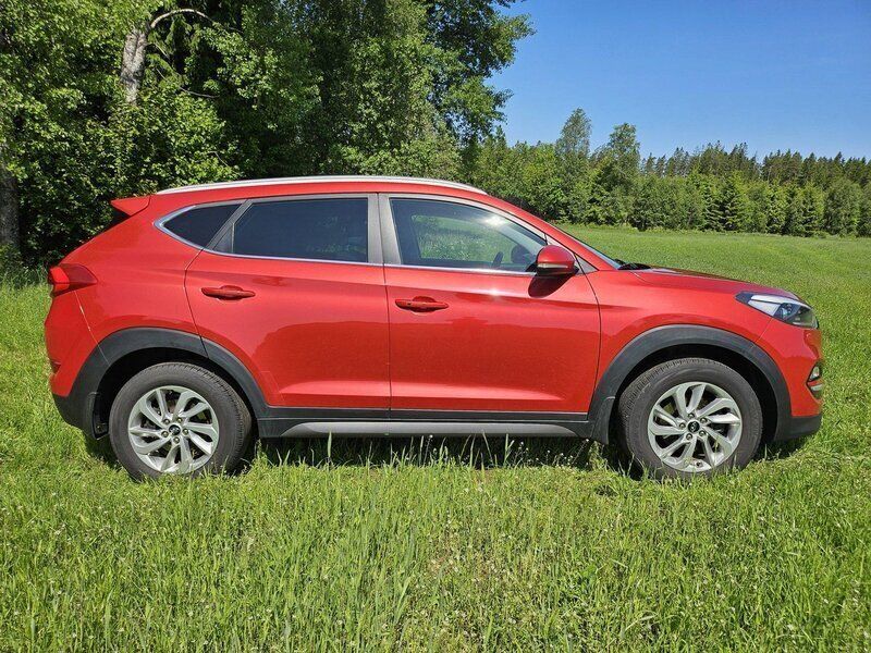 Röd Begagnad 2016 Hyundai Tucson SUV | 149 000 kr (Marknadspris) - Bild 1/4