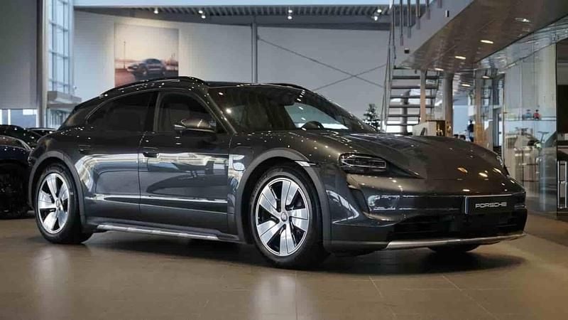 Grå Begagnad 2023 Porsche Taycan Cross Turismo Kombi | 695 000 kr - Bild 1/1